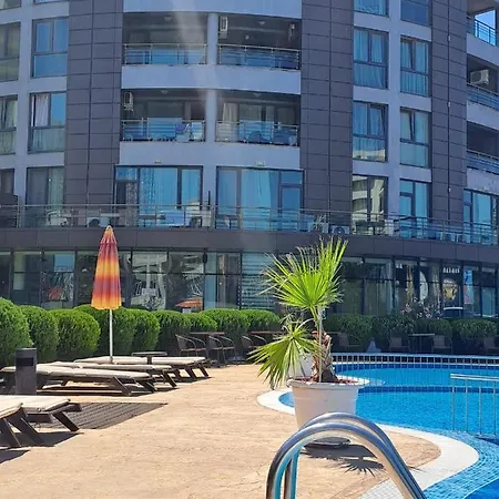 Plaza Studio شقة