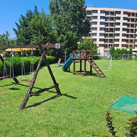 Plaza Studio * ساني بيتش
